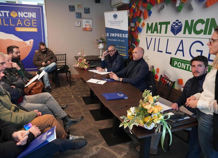 Un momento dell'incontro tra esercenti e amministrazione comunale