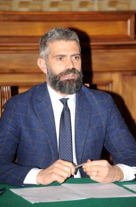 Sindaco di Piombino non va da Mattarella «Scelta inaudita» Lui: stavo molto male 