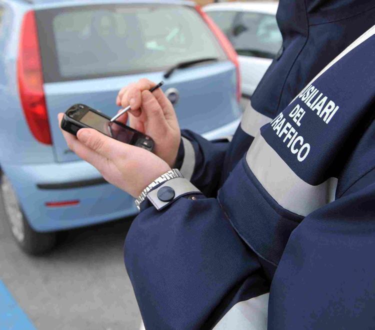 La multa arriva via Pec, è allarme stangata. Il regista del Barlume: «Nessuno lo sa, controllate»