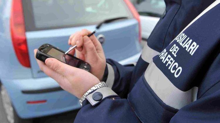La multa arriva via Pec, è allarme stangata. Il regista del Barlume: «Nessuno lo sa, controllate»