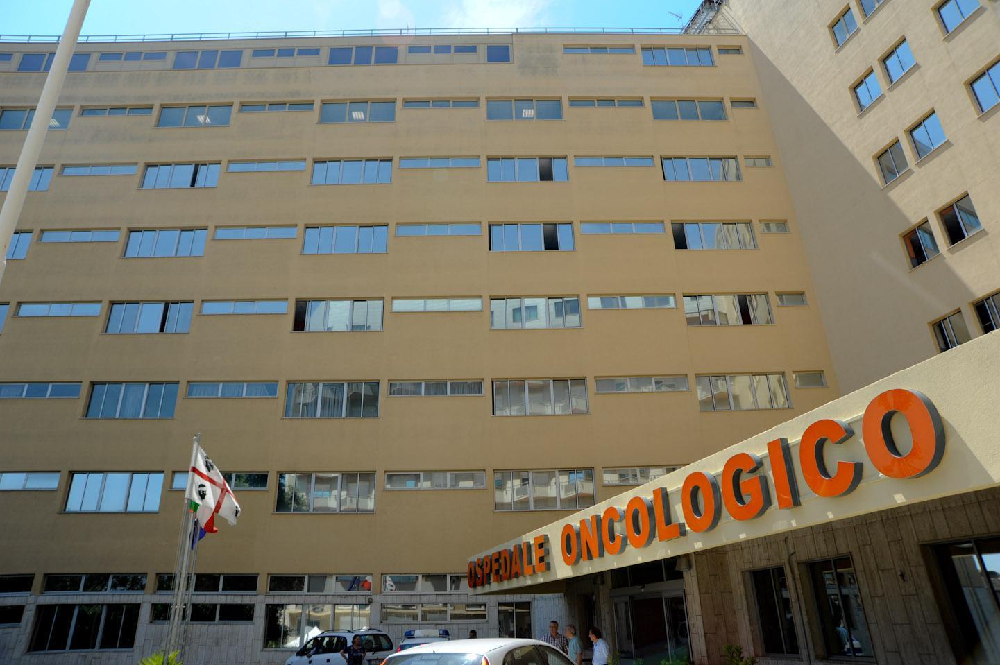 Caos all'oncologico di Cagliari: ingressi separati per i pazienti