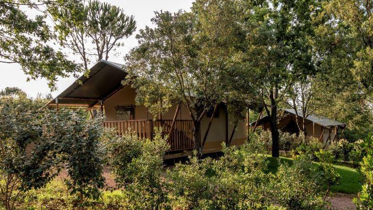 Tenuta Poggiorosso, imputati tutti assolti. C’è il dissequestro delle tende glamping