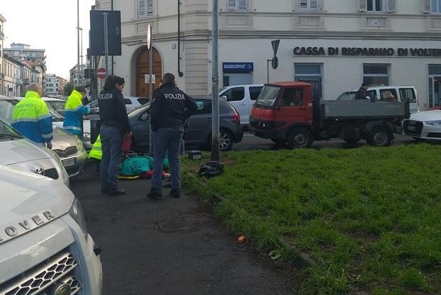 Dramma in piazza Roma, muore mentre va a fare la spesa 