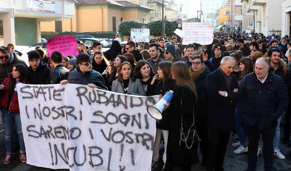 Un momento della manifestazione studentesca