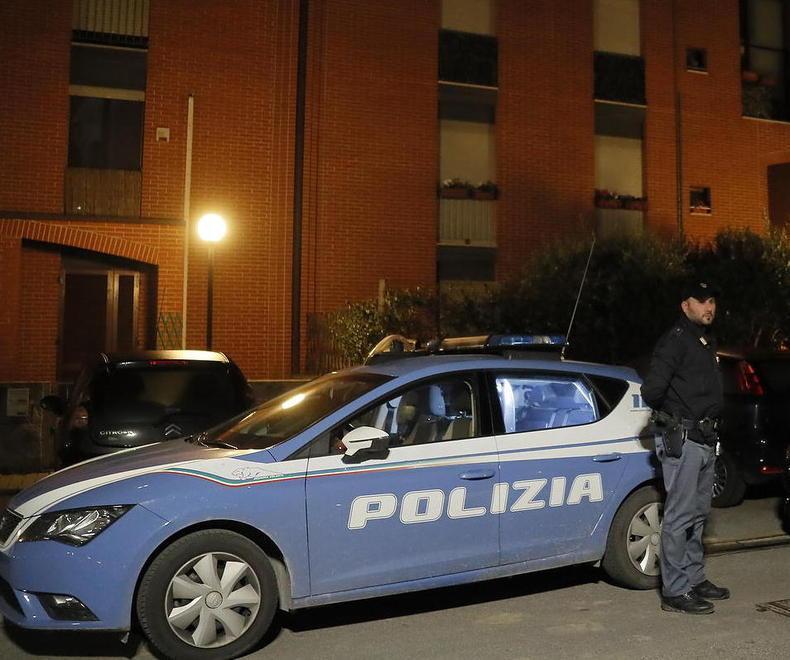 Una volante della polizia al Cep (Foto Muzzi)