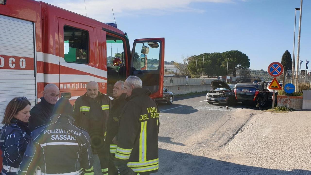 Schianto tra auto sulla strada per Alghero: ferite due donne