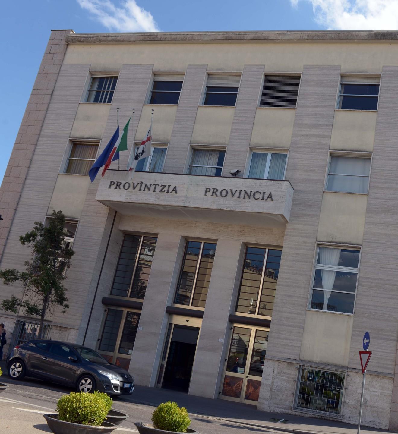 La Provincia manda in appalto i lavori per strade e scuole