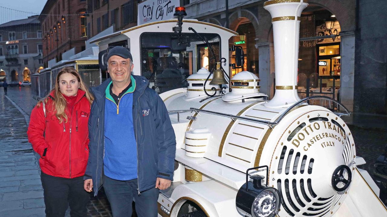 Ferrara, autisti e hostess del trenino: reclutati via Facebook