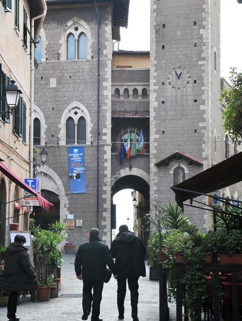 Stretta del Comune sui tributi locali: niente concessioni a chi non paga 