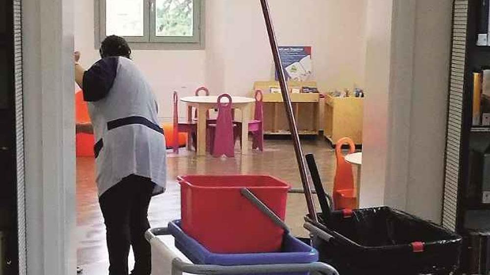 Via alle assunzioni di altri bidelli ma in quaranta verranno licenziati
