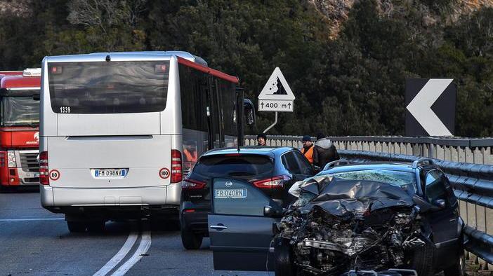 Schianto mortale sulla E78 Domani le analisi sui corpi