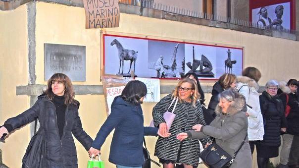 Il girotondo intorno al Palazzo del Tau