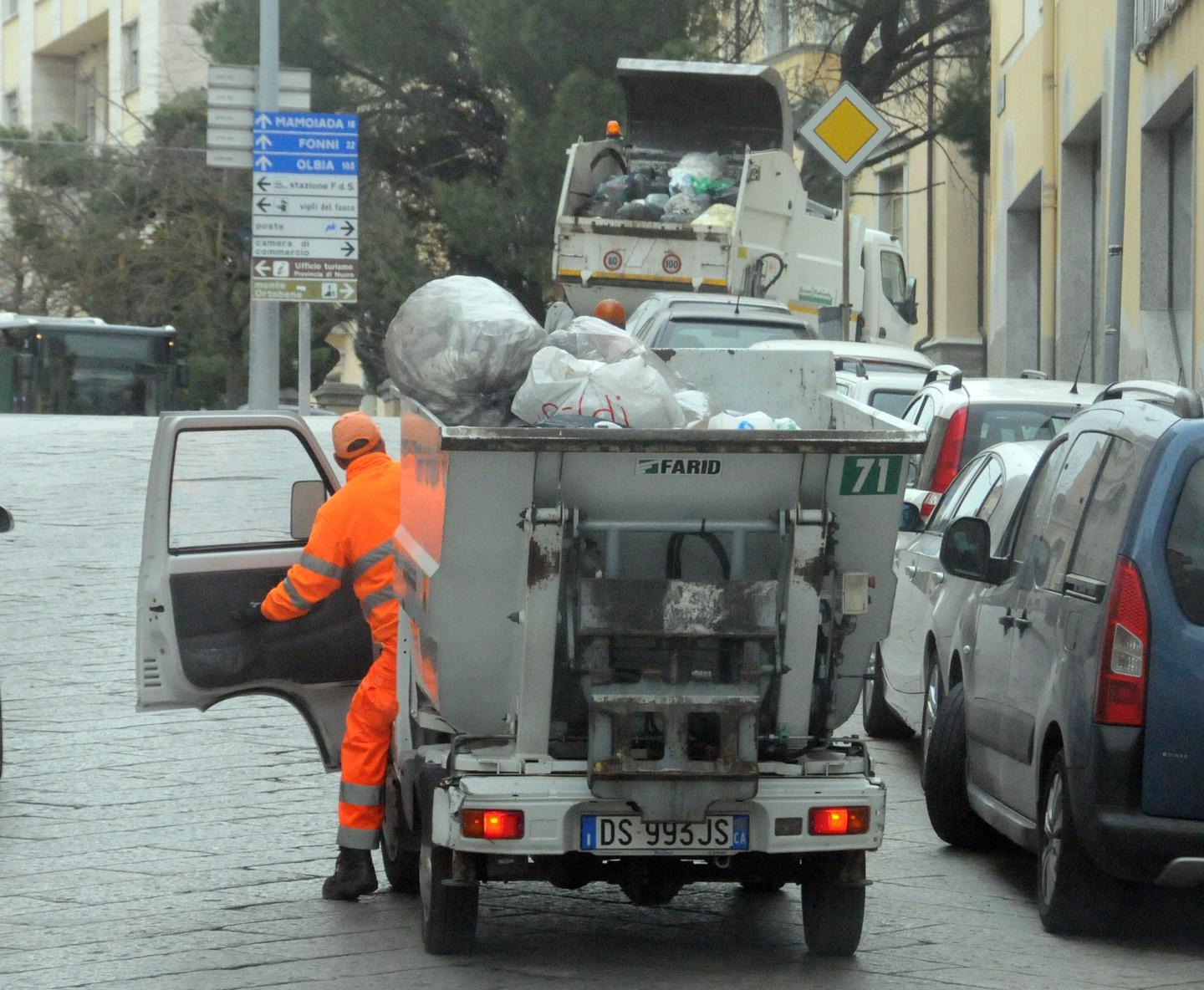 Ultimatum a È-Comune: «Vogliamo una risposta» 