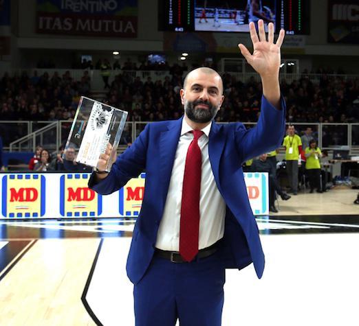 Standing ovation a Buscaglia