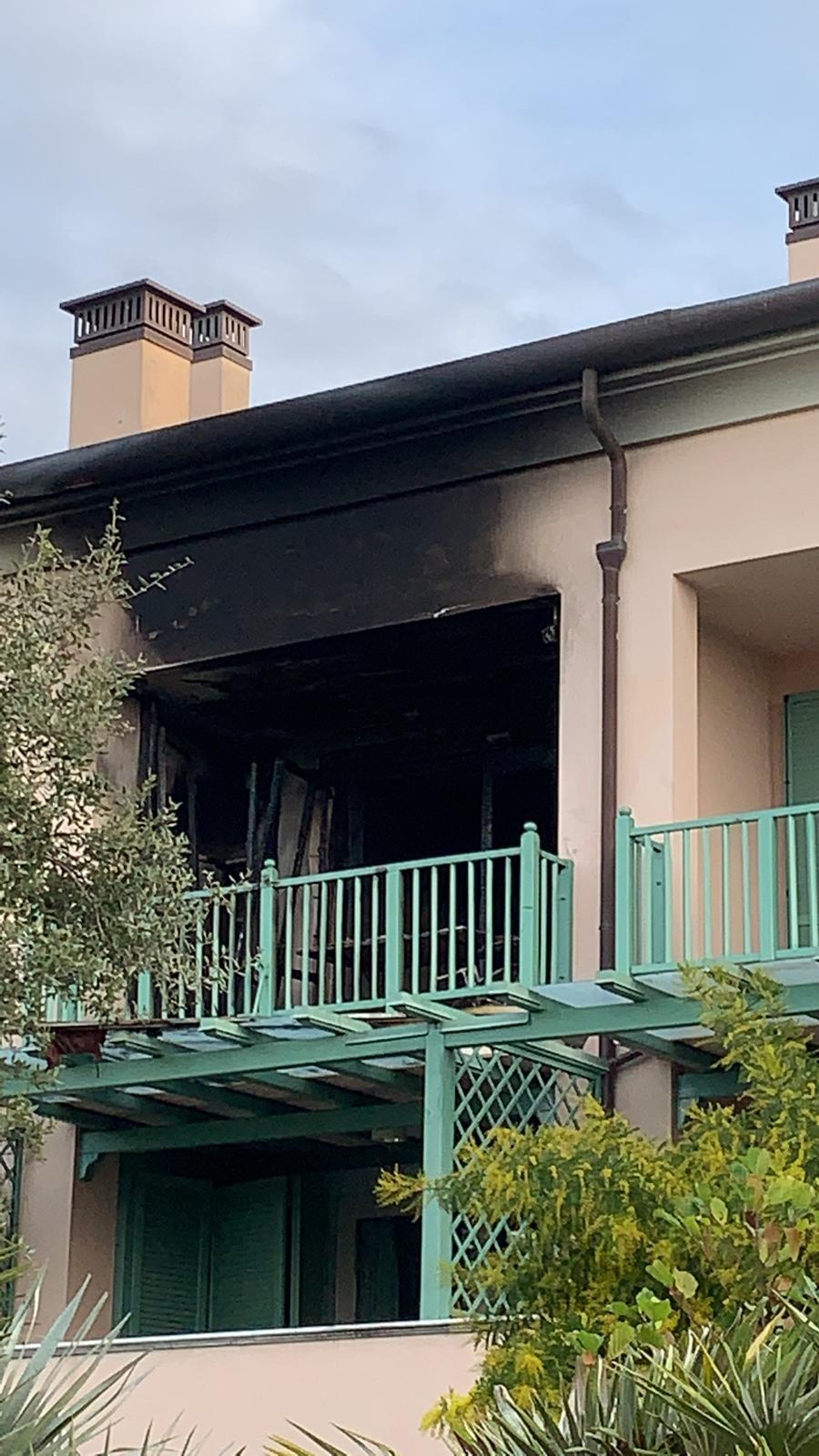 L'appartamento di Querceta dove è avvenuto l'incendio