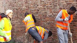 Migranti a Ferrara, sempre più “invisibili” e non aiutati: «Legge da cambiare»