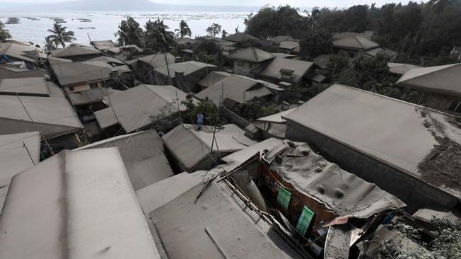 Vulcano Filippine, vietato rientro case