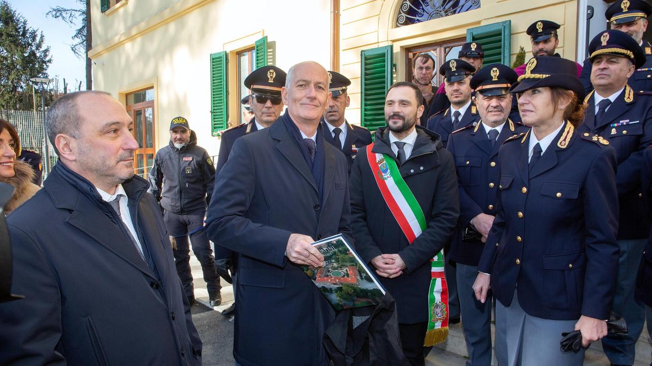 Il capo della polizia Franco Gabrielli ha inaugurato il nuovo commissariato di Montecatini (foto Nucci)