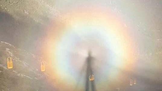 Lo spettro di Brocken fotografato sul Capanne