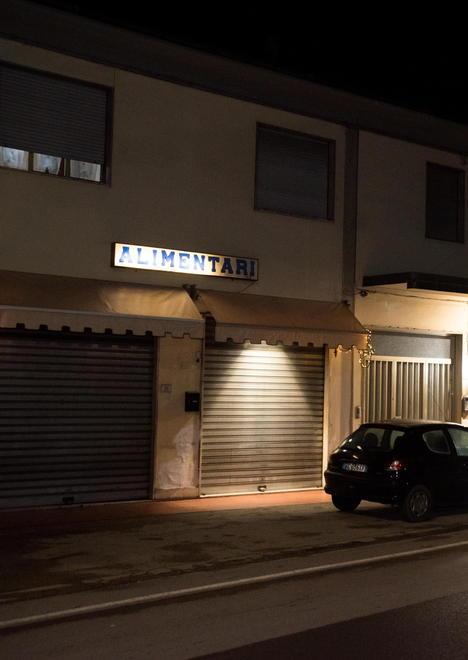 Picchiata e derubata, la rabbia della figlia: «Avevano promesso luci e telecamera ma non le hanno messe» 