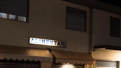 Picchiata e derubata, la rabbia della figlia: «Avevano promesso luci e telecamera ma non le hanno messe»