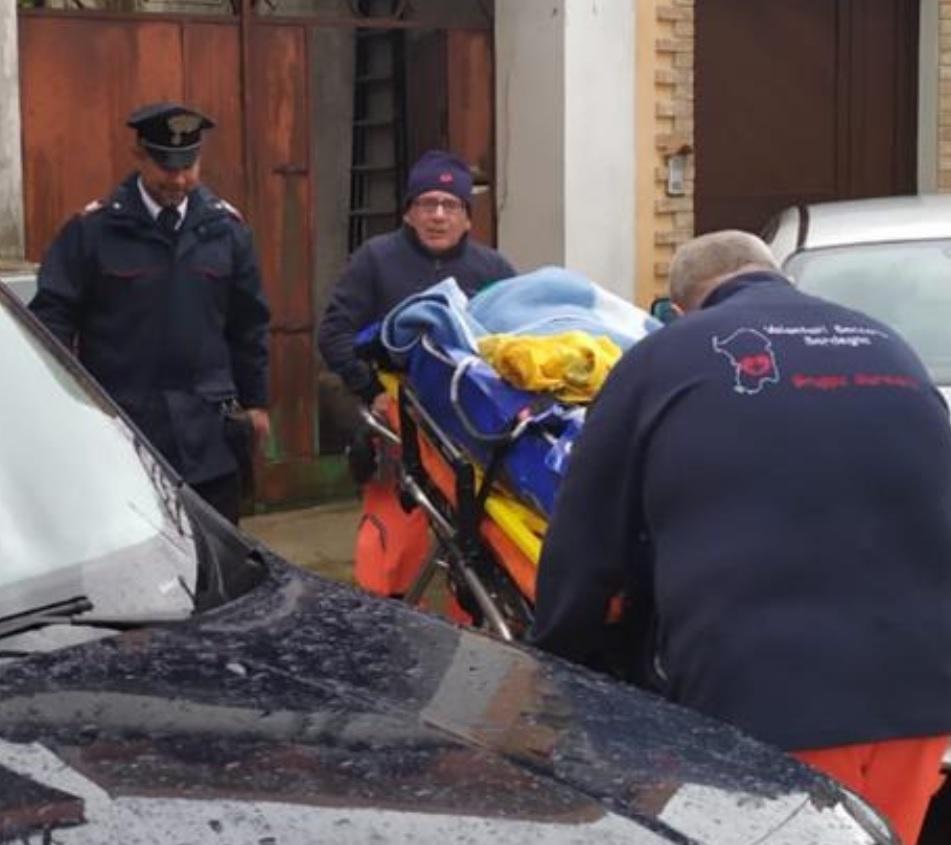 Villaputzu, ottantenne solo cade in casa: soccorso dai carabinieri 