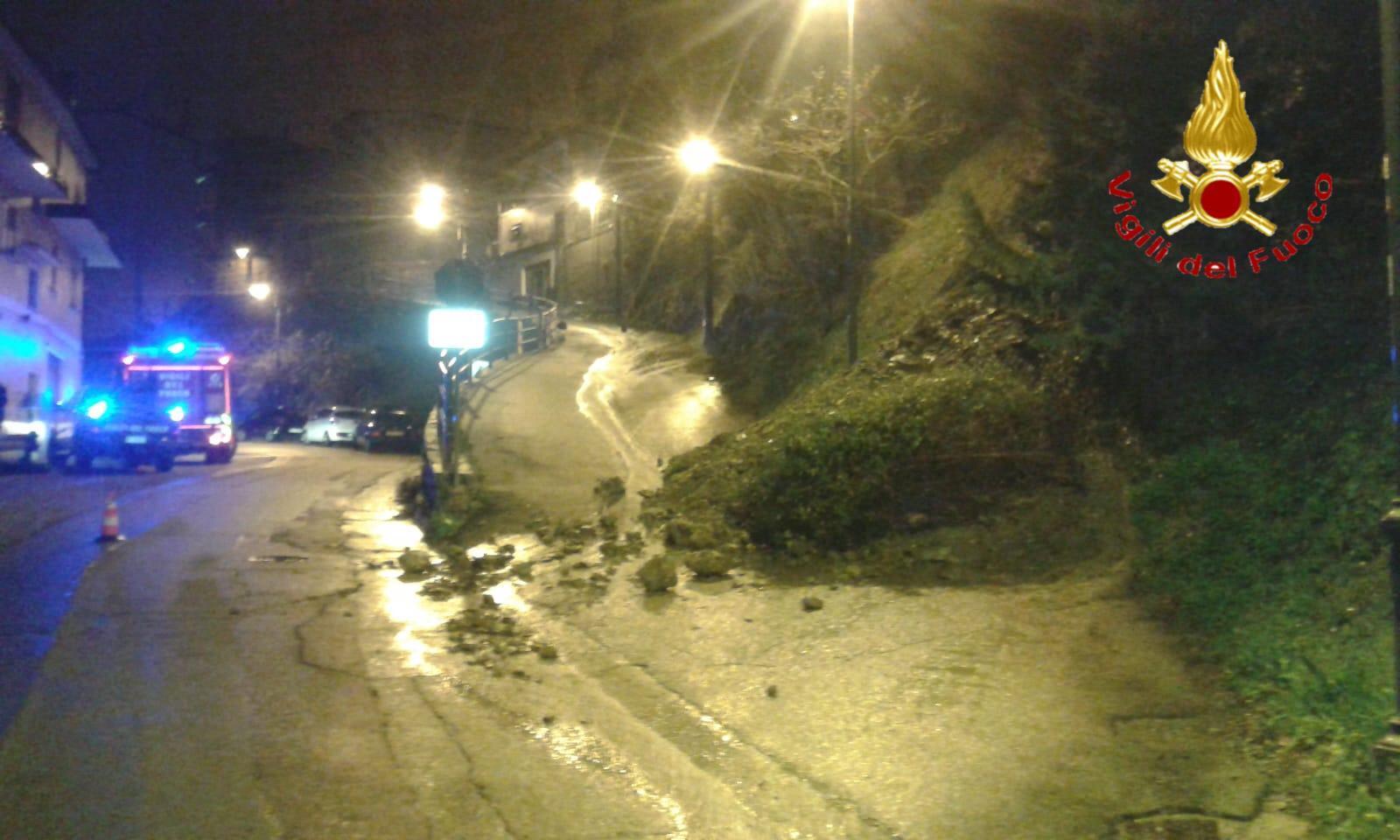 Ulassai, frana all'ingresso del paese: provinciale 11 chiusa