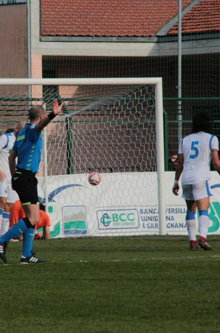 La Lucchese non osa e il derby con il Real lascia tutto invariato 