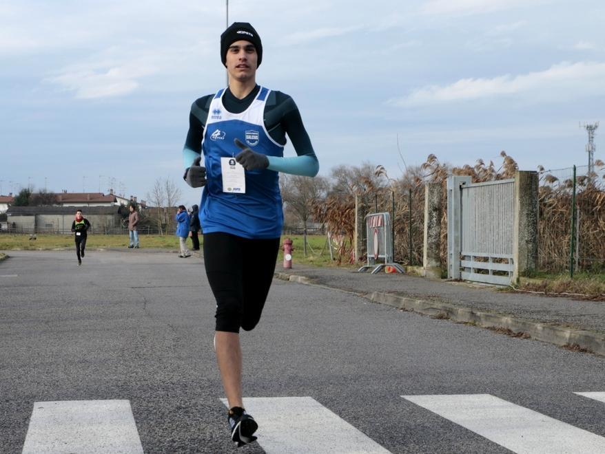 Otto Comuni, 400 in gara Dominano Andreella e Albertin 
