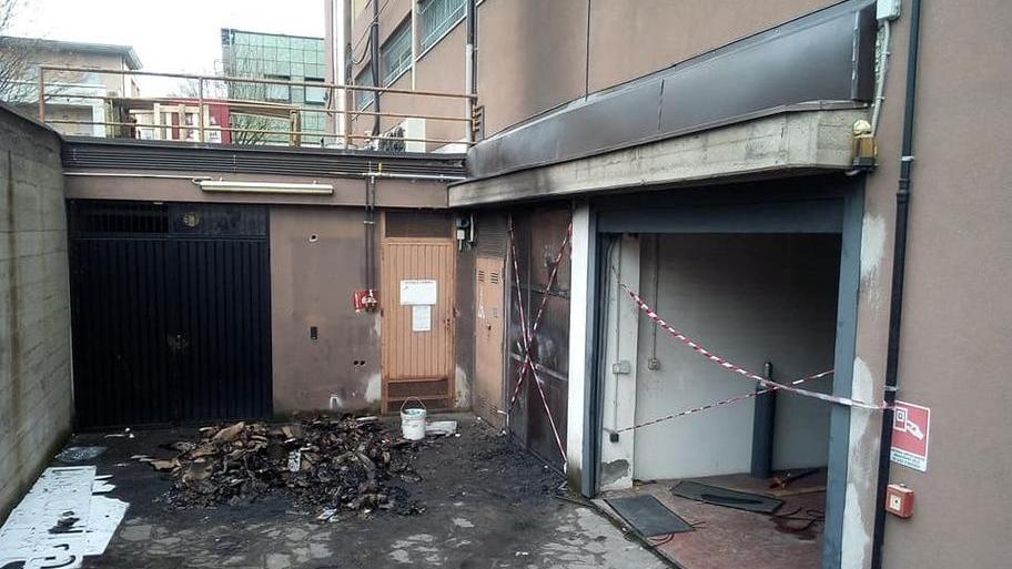 Rogo sotto il ristorante i ragazzini filmano ma non danno l’allarme