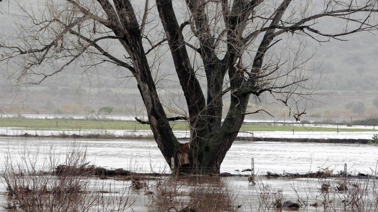 Maltempo, strade allagate e frane nel centro e sud Sardegna