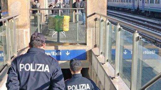 Ferrara, ricattato da una prostituta: alla fine la denuncia con l’aiuto della Polfer