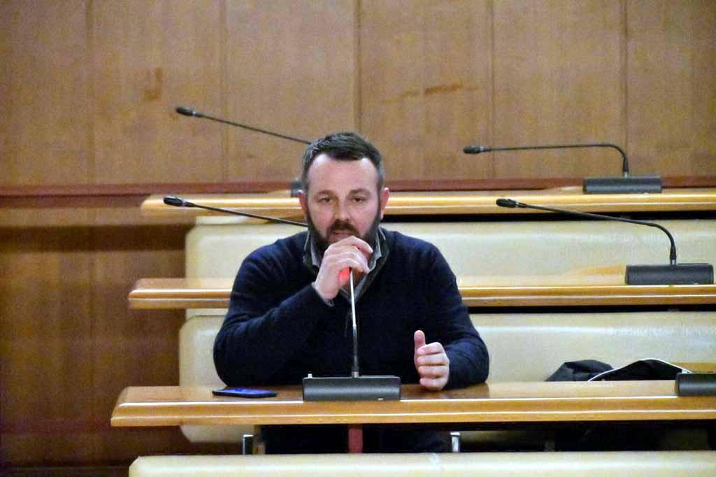 Listino dei prezzi e orari non esposti: oltre 280 maximulte a locali e negozi 