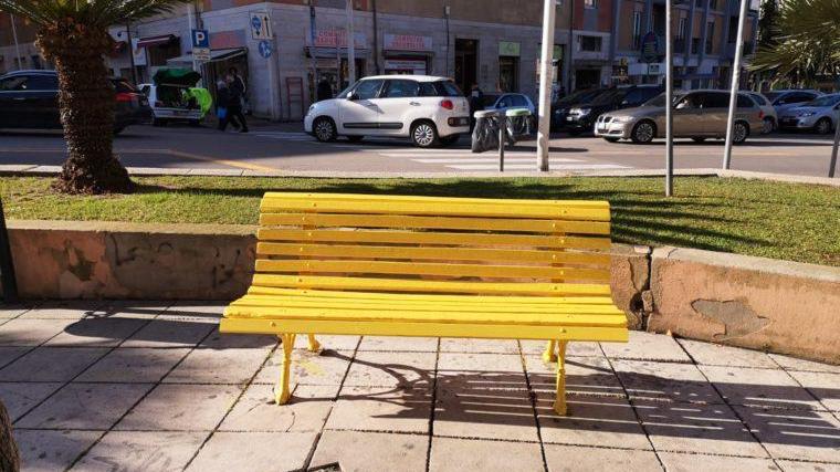 Una panchina gialla in memoria di Giulio Regeni