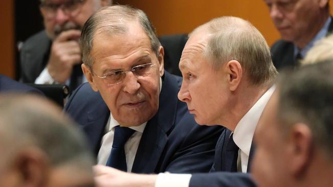 Governo russo, Lavrov e Shoigu restano