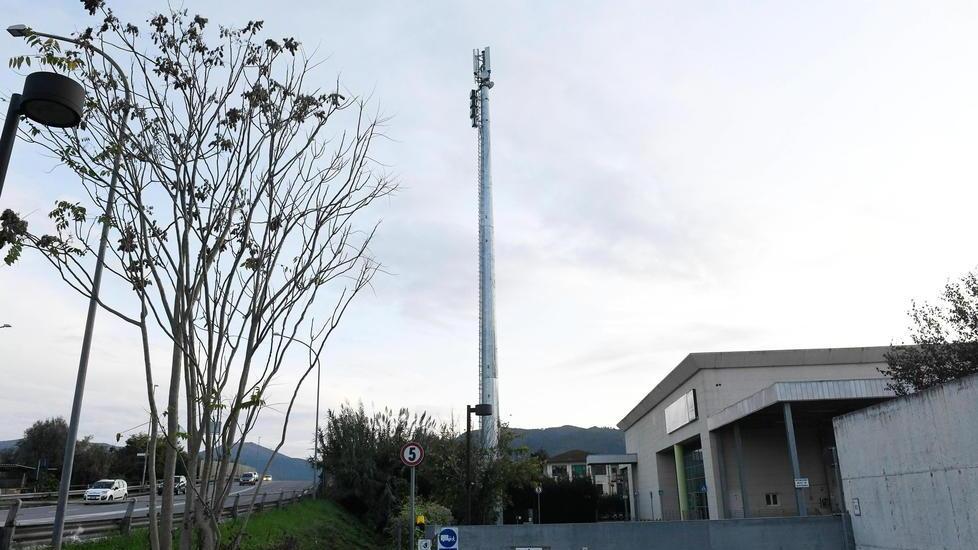 Petizione da 407 firme contro l’antenna radio vicina alla materna