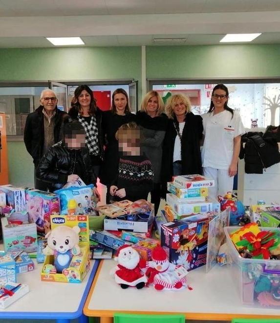 Consegnati tanti regali raccolti per la Befana ai bambini dell’Opa 