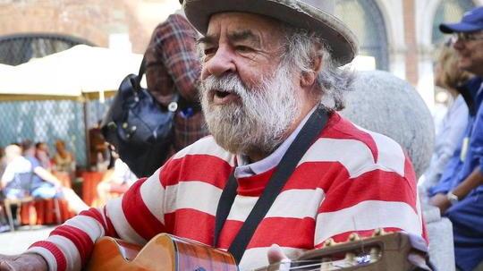 La chitarra non si trova Domani ultima chance