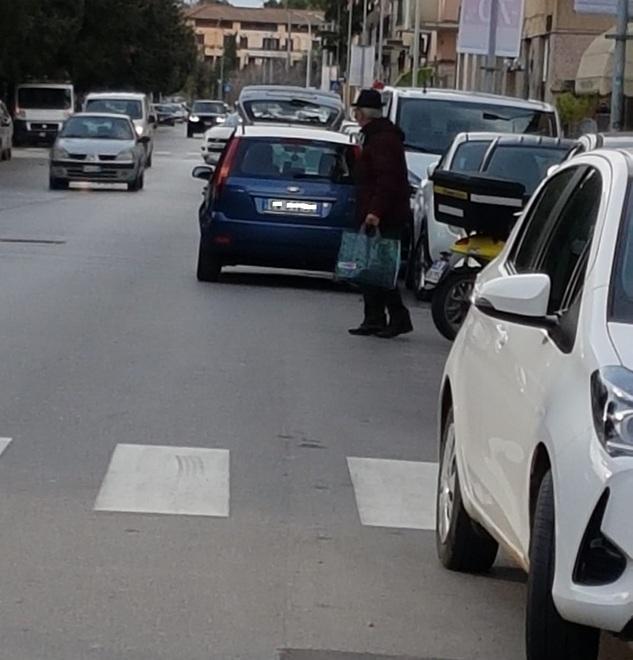 Auto in senso contrario «Il Comune provveda»