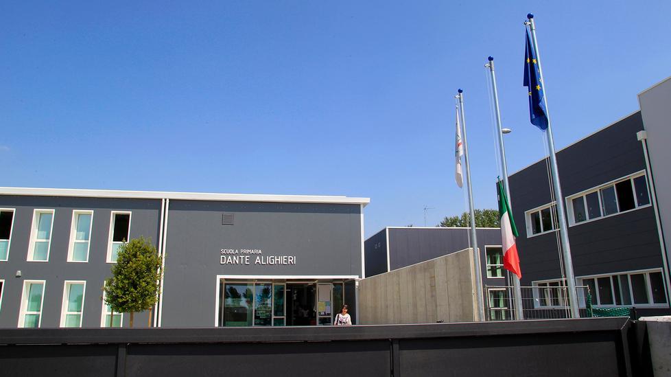 «La mensa è piccola per tutti» Il doppio turno fa discutere 