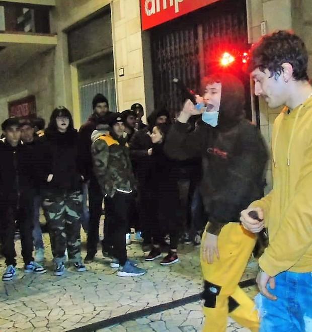 Piace la piazza a ritmo di rap Dedica ad Abdì 