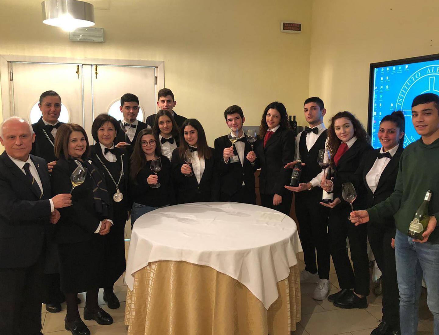 Undici studenti dell’alberghiero diventano sommelier di 1° livello