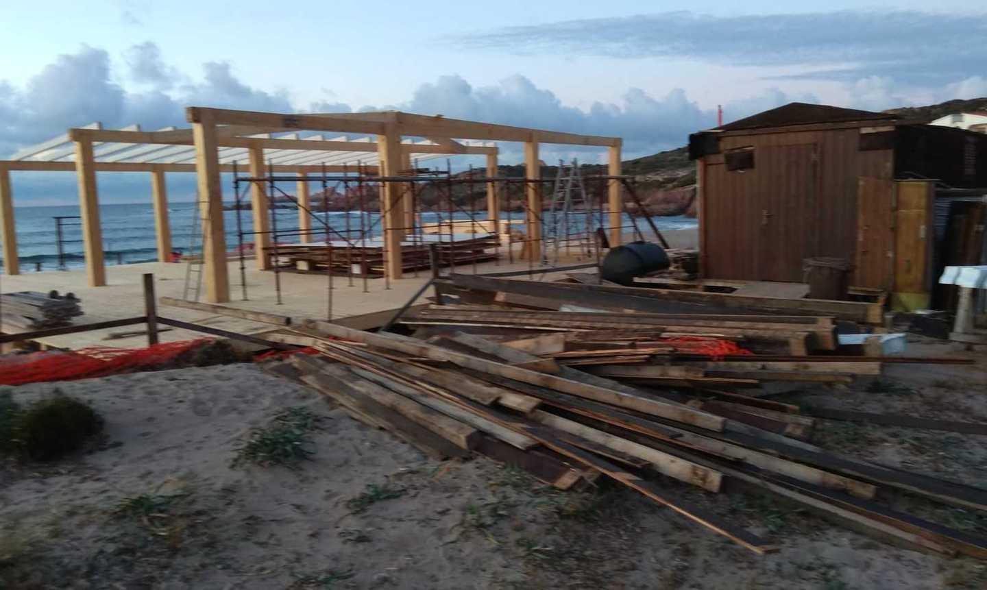 Maxi chiosco in spiaggia Il Grig: si faccia chiarezza 