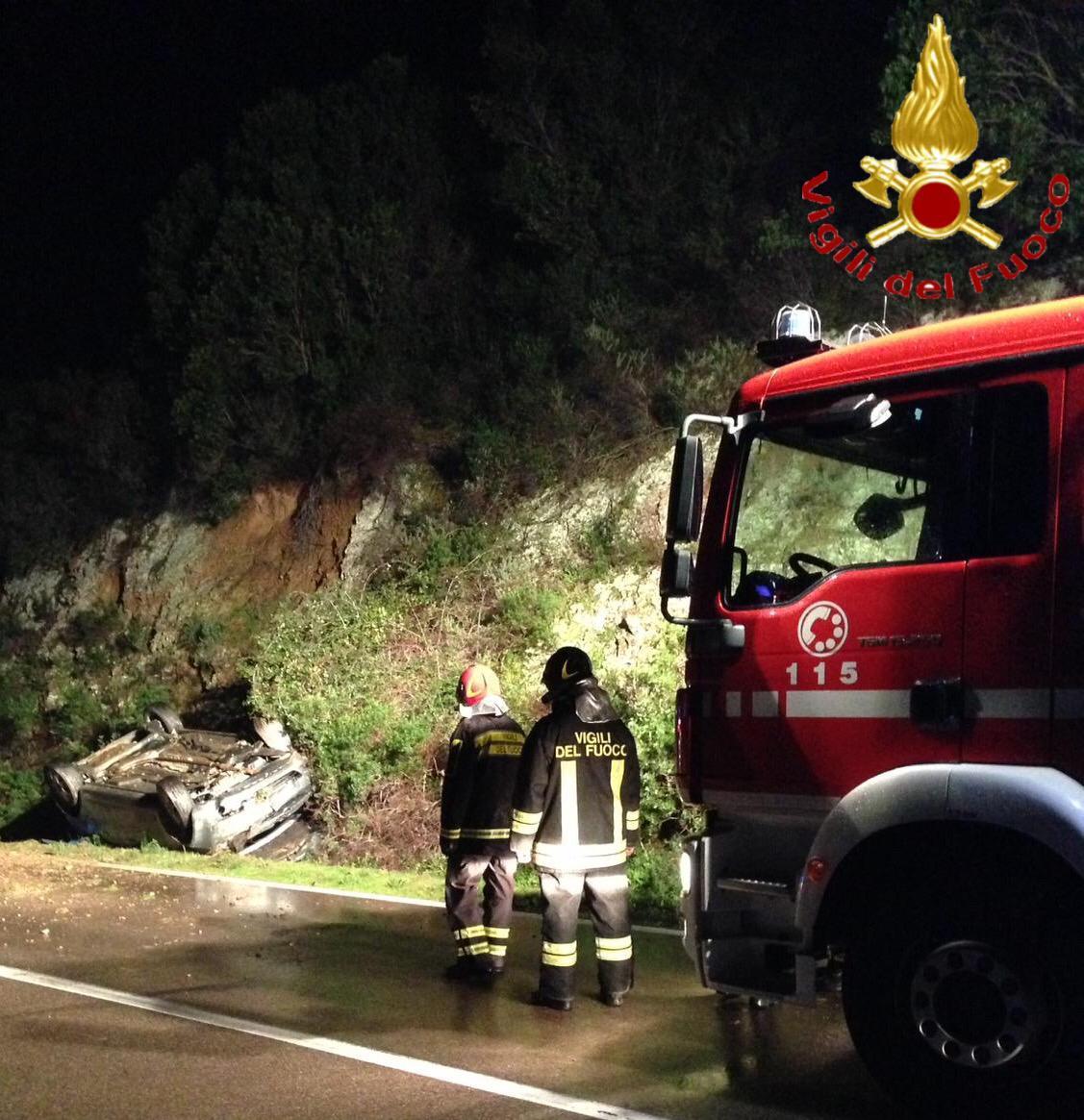 Tertenia, auto capovolta sulla vecchia 125: tre feriti 
