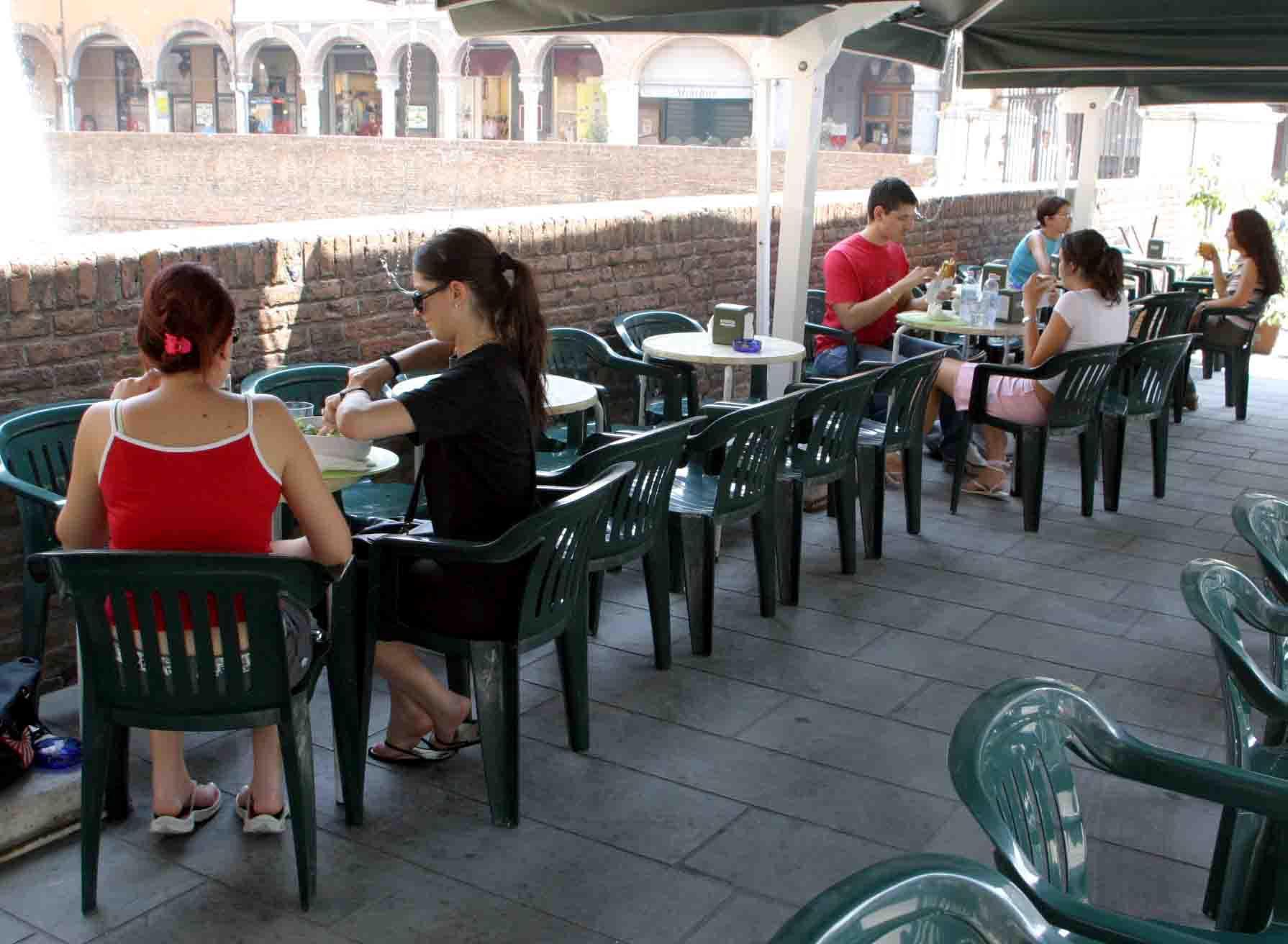 Cosap distese e dehor, a Ferrara riduzione già attiva 