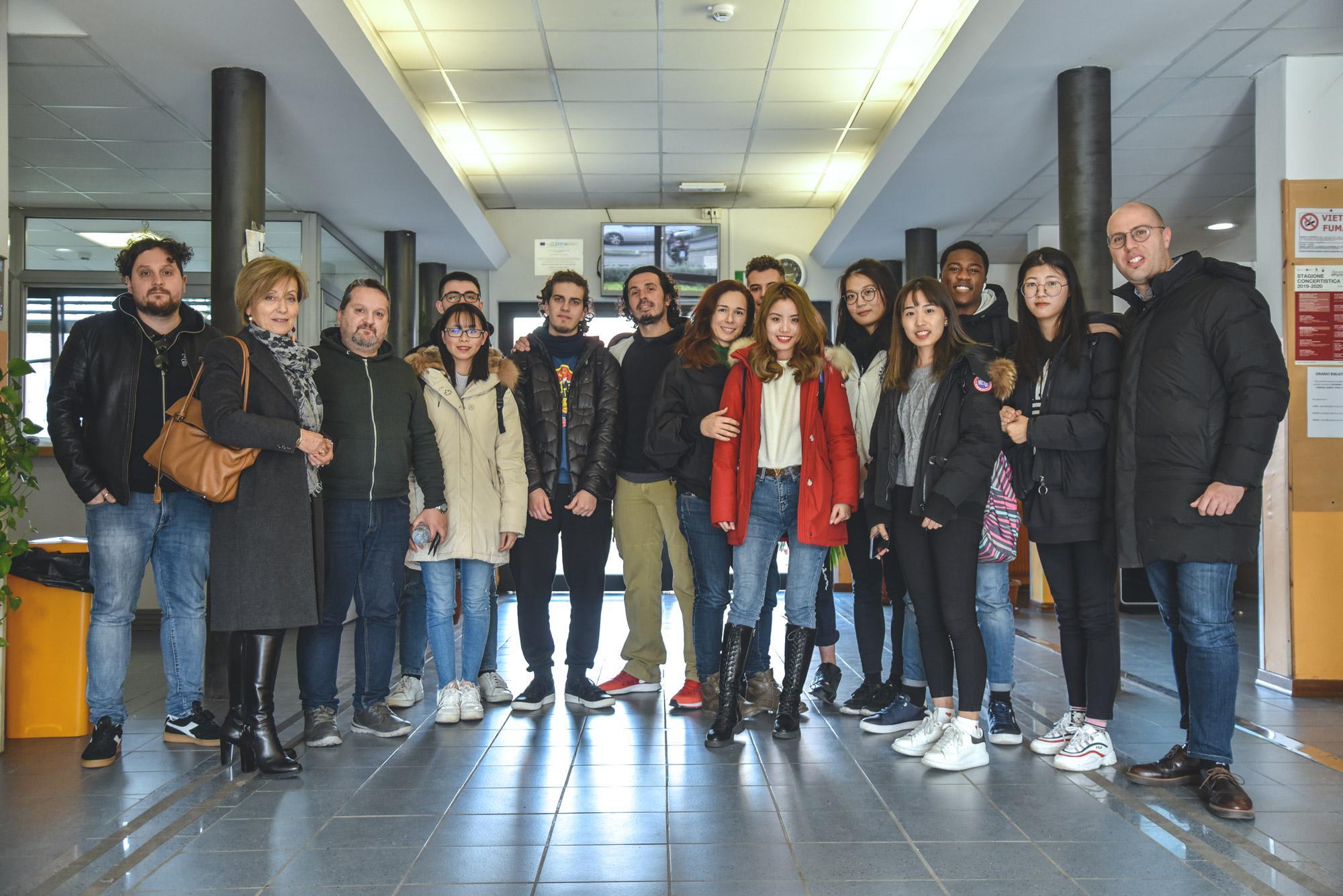 All’Istituto Dagomari di Prato alcuni studenti sono stati “ingaggiati” per vestire i panni dei protagonisti di “Quest for Feilong”, un film a metà tra action movie e pellicola fantasy