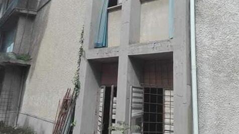 Le porte di ingresso dell’ex cinema (FOTO DI SIMONE SERINI SU SEI GROSSETANO SE)