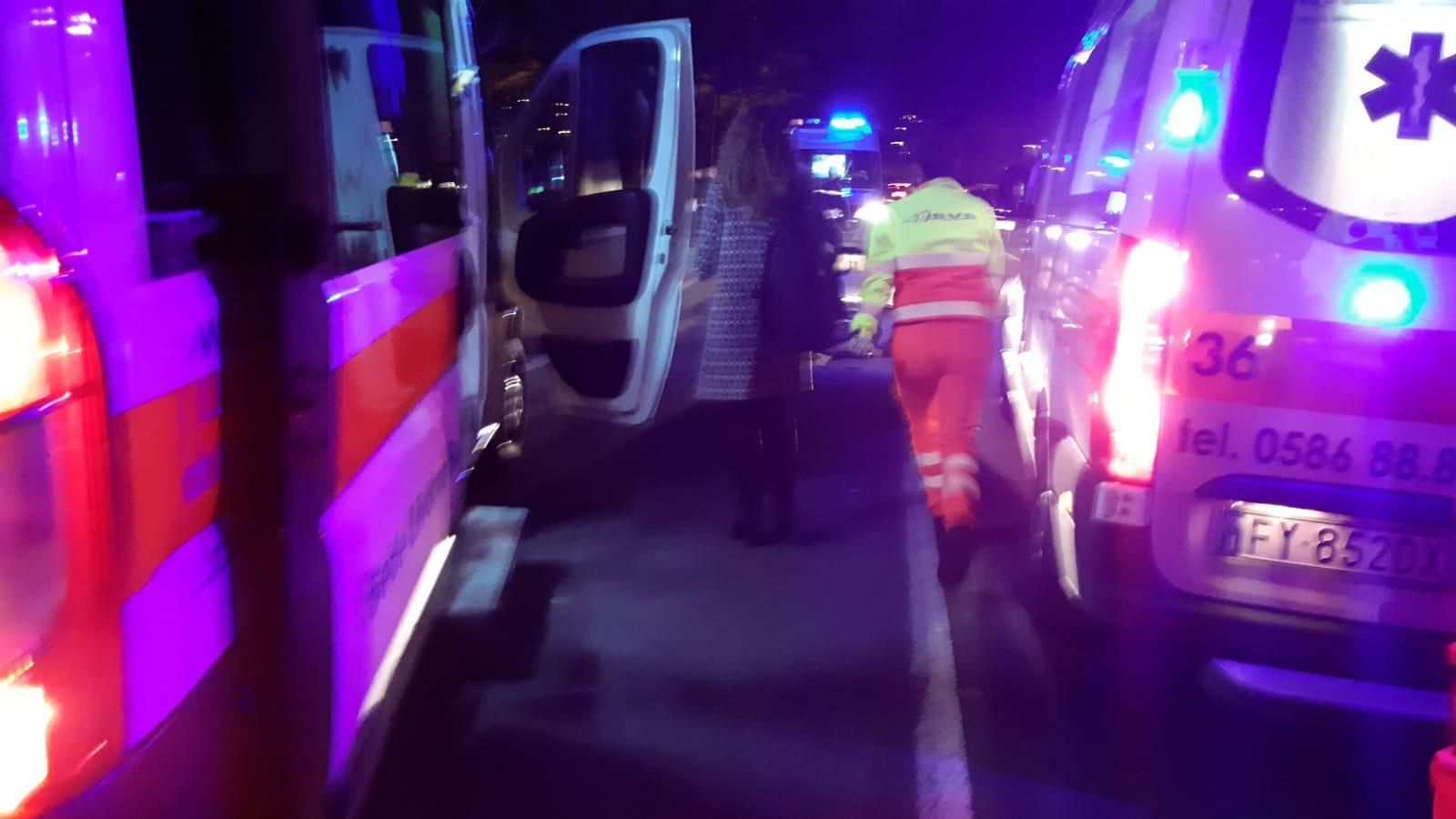 Le ambulanze della Svs in via Inghilterra (foto d'archivio)