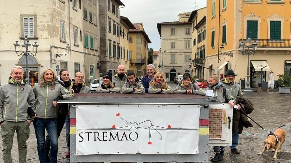 I volontari dell’associazione Stremao in piazza del Duomo