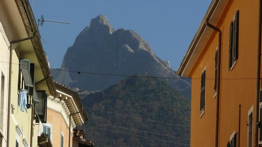 Uno scorcio del Serrone visto da Carrara